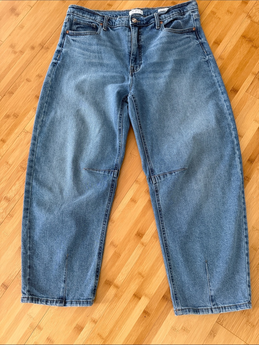 Sofia Jeans Light Wash Barrel Jeans